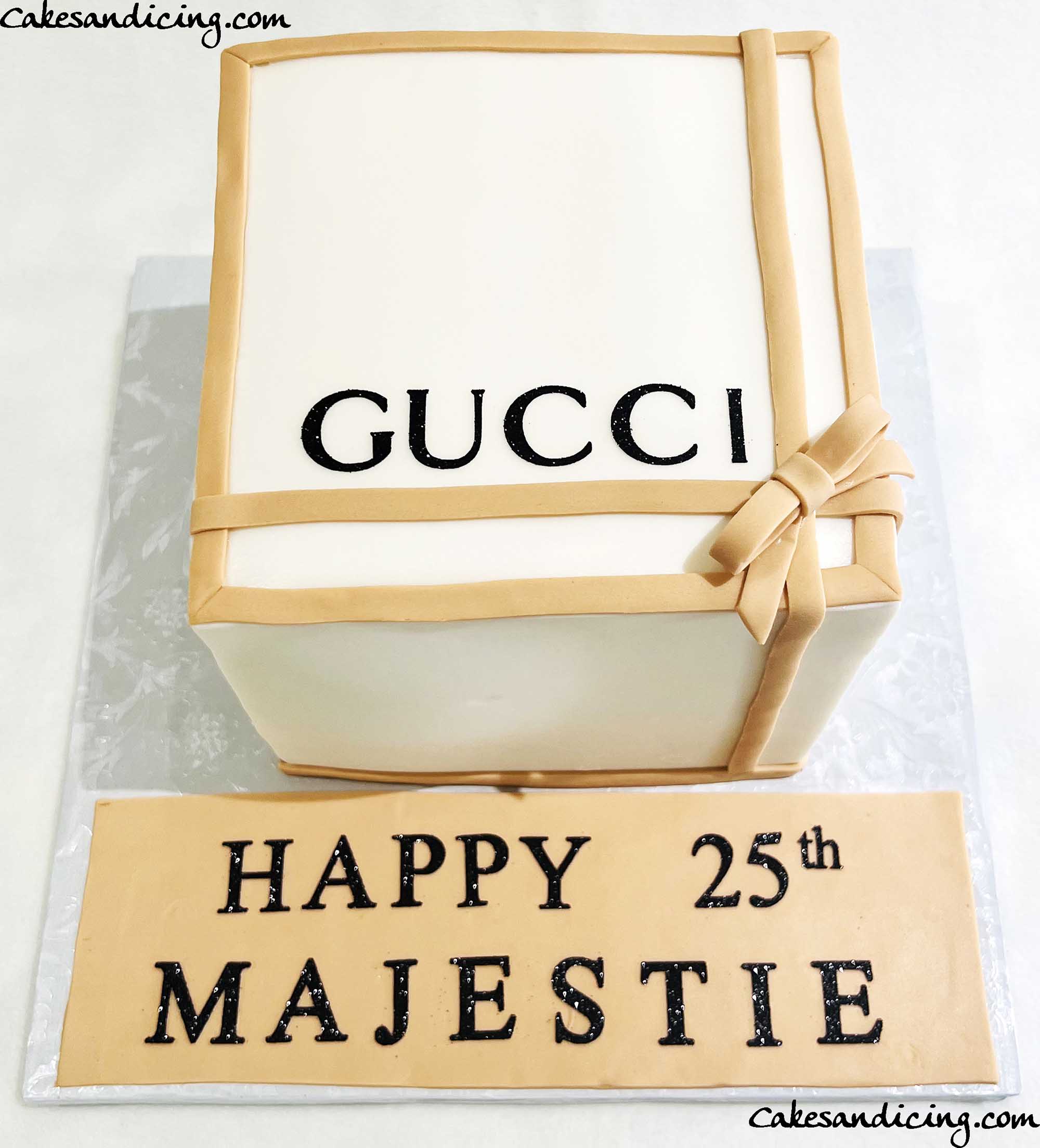 Gucci Cake design How to make Gucci print on cake, using royal icing #gucci  