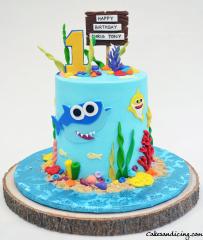 Baby Shark Doo Doo Doo Doo Theme Cake! #babysharkthemecake #underthesea #fonfantcorals #fondantshark #firstbirthday 11