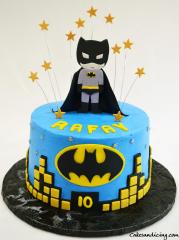 Batman Gotham City Theme Cake #babybatman #babybatmancape #batmanlogo #babybatmancitybackdrop 01