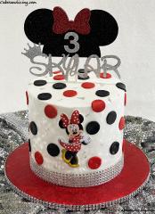 Disney Minnie Mouse Cake #minniemouseparty #minniemouse #minniemousecake #minnieears #disneyworld #disneyland #disney #disneythemecake #minniemousecake #wheredreamscometrue