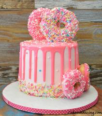 Donuts Drip And Sprinkle Cake #donutcake #chocolate #sprinkles #candymelts #whitechocolatedripcake #donuts 01