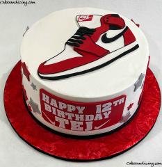 For All The Nike Jordan Lovers ,here’s A Cake #nike #nikeshoes #nikedunks #airjordan #airjordan1 #airjordans #airjordanshoes #airjordancake #nba #sneaker #sneakers