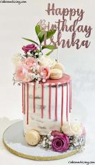 Fresh Flowers And Drip Cake #freshflowers #roses #babysbreath #macarons #pinkdrip #pinkdripcake #seminakedcake #seminakedcakes #happybirthday #fresh #rusticdecor