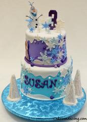Frozen Theme Cake #olaffrozen #annafrozen #elsafrozen #snowtrees #frozentrees #fondantsnowflakes #frozenthemecake #frozenbirthdayparty 1