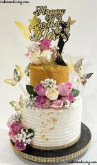 Gorgeous Cake Made For A Gorgeous Lady. Happy Birthday Hetal! #happybirthday #goldblackandwhitecake #glamour #goldandglittersparty #goldshimmer #goldsugar #goldleaves #roses 02