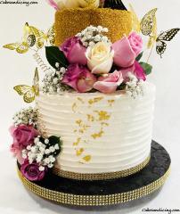 Gorgeous Cake Made For A Gorgeous Lady. Happy Birthday Hetal! #happybirthday #goldblackandwhitecake #glamour #goldandglittersparty #goldshimmer #goldsugar #goldleaves #roses 03