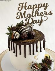 Happy Mother’s Day To All The Beautiful And Gracious Moms #happymothersday #chocolatecoveredstrawberries #chocolate #strawberries #strawberrycake #chocolatedripcake #lovemoms