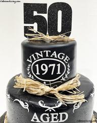 Hello 50 !! Vintage, Made In 1971 #happy50thbirthday #agedtoperfection #vintagecake #madein1971 #rusticcake #sugarsheet #cricutmade #hellofifty #haystraws #caketopper 02