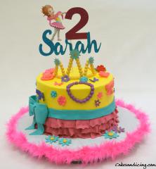 I Love Fancy Nancy !!! #fancynancycake #ilovefancy #ilovefancynacycake #girlscake #girlbirthdaycake #frills #bows #flowersandjewels #goldfondanttiara #tiara 01