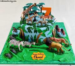 Jungle Theme Cake Safari World #jungle #jungletheme #junglethemeparty #junglethemecake #junglethemebirthday #safari #safariparty #safaricake #wildanimals