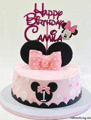 Minnie Mouse Birthday Theme Cake #minniemouse #minniemousecake #disney #disneytheme #fondantstars #minniemouseface #minniemouseears #minniemousebow 02