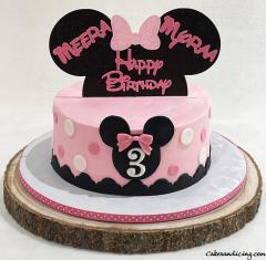 Minnie Mouse Cake #disneyworld #disney #disneyland #wheredreamscometrue #minniemouse #minniemouseparty #minniemousecake #pinkpolkadots #minnieears #minniemousebow #kidsbday 0