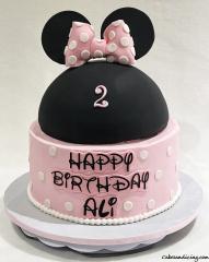 Minnie Mouse Cake #disneyworld #disney #disneyland #wheredreamscometrue #minniemouse #minniemouseparty #minniemousecake #pinkpolkadots #minnieears #minniemousebow #kidsbday 2