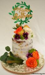Semi Naked , Fresh Flowers Wedding Cake #freshflowers #freshflowerscake #freshflowersmakemehappy #seminakedcake #roses #boho #bohocake #caketopper #goldleaves 03