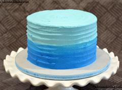 Vibrant Ombré Smash Cakes #blueandwhiteombrecake #ombresmashcakes #vanillacake 01