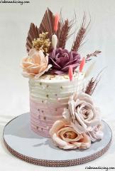 Vintage And Chic , Fan And Floral Cake #driedflowers #floralcakes #floralcake #artificalroses #fancake #birthdaygirl #birthdaycake #classicandelegant #rusticbuttercream