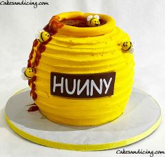 Winnie The Pooh Loves Hunny ! Honey Pot Smash Cake #winniethepooh #hunny #winniethepoohcake #honeypot #honeypotcake #honey #honeybees #honeybee #smashcake 02